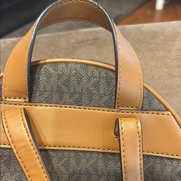 Michael Kors Monogram Backpack - New Without Tags - Picture 14 of 14